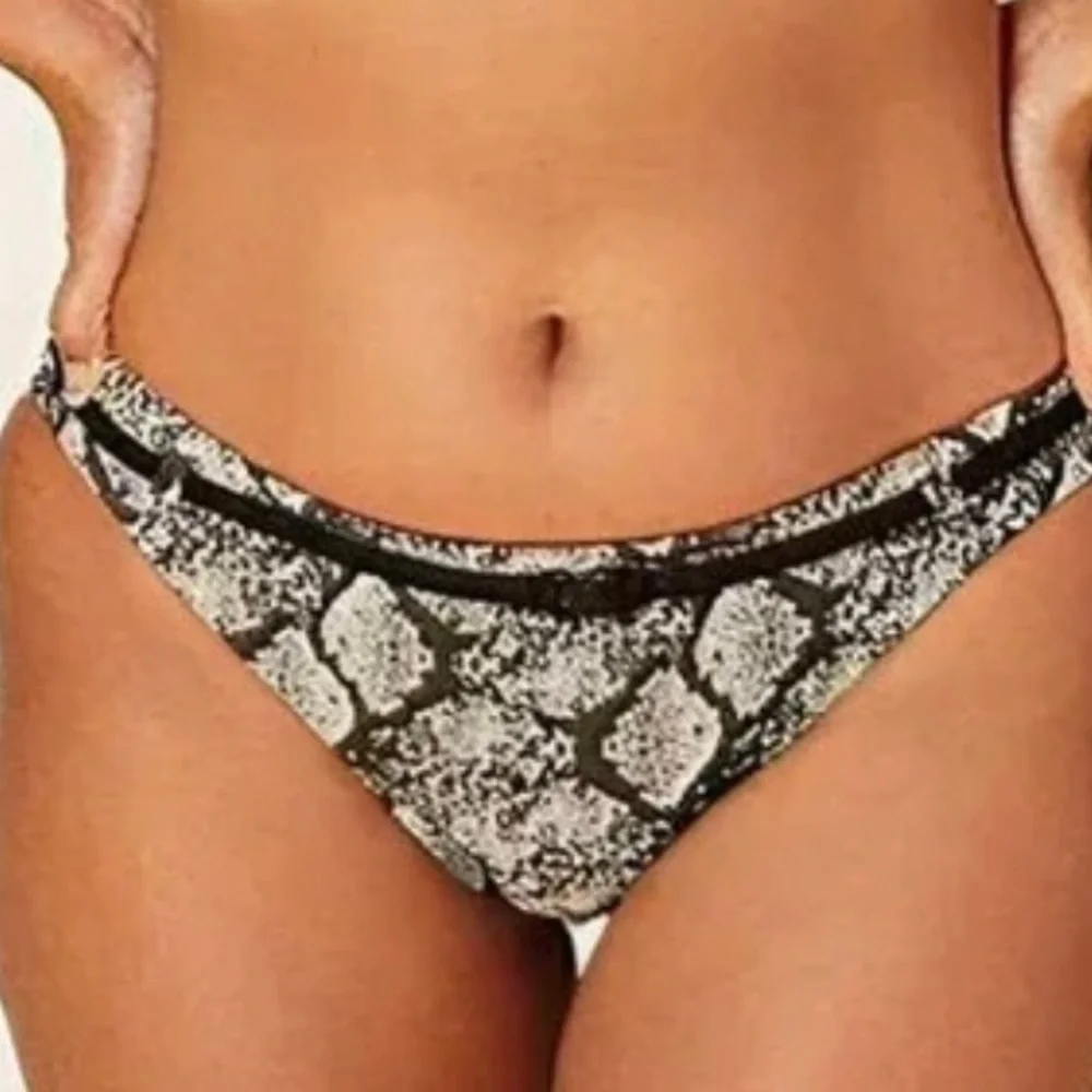 Andie Riviera High Waisted Bottom size Medium New! - Picture 4 of 9